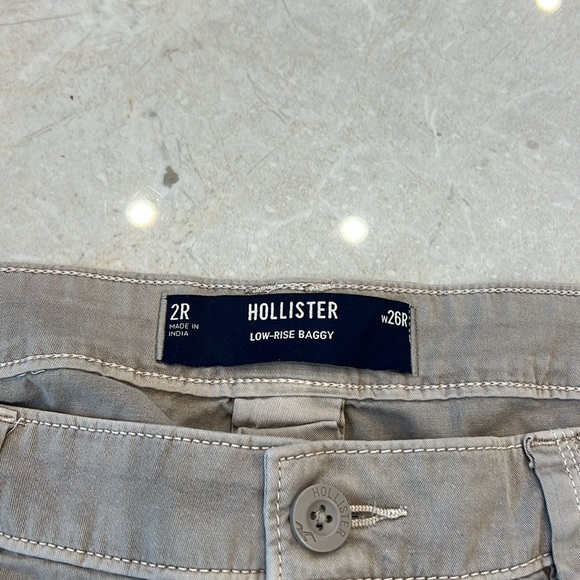 Hollister Low-Rise Baggy Zipper Pocket Cargo Pants - Size w26Regular (length) - Picture 8 of 9